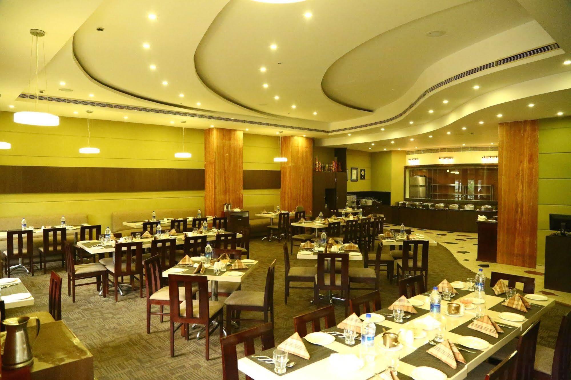 Regenta Central Deccan Chennai, Royapettah Exterior foto